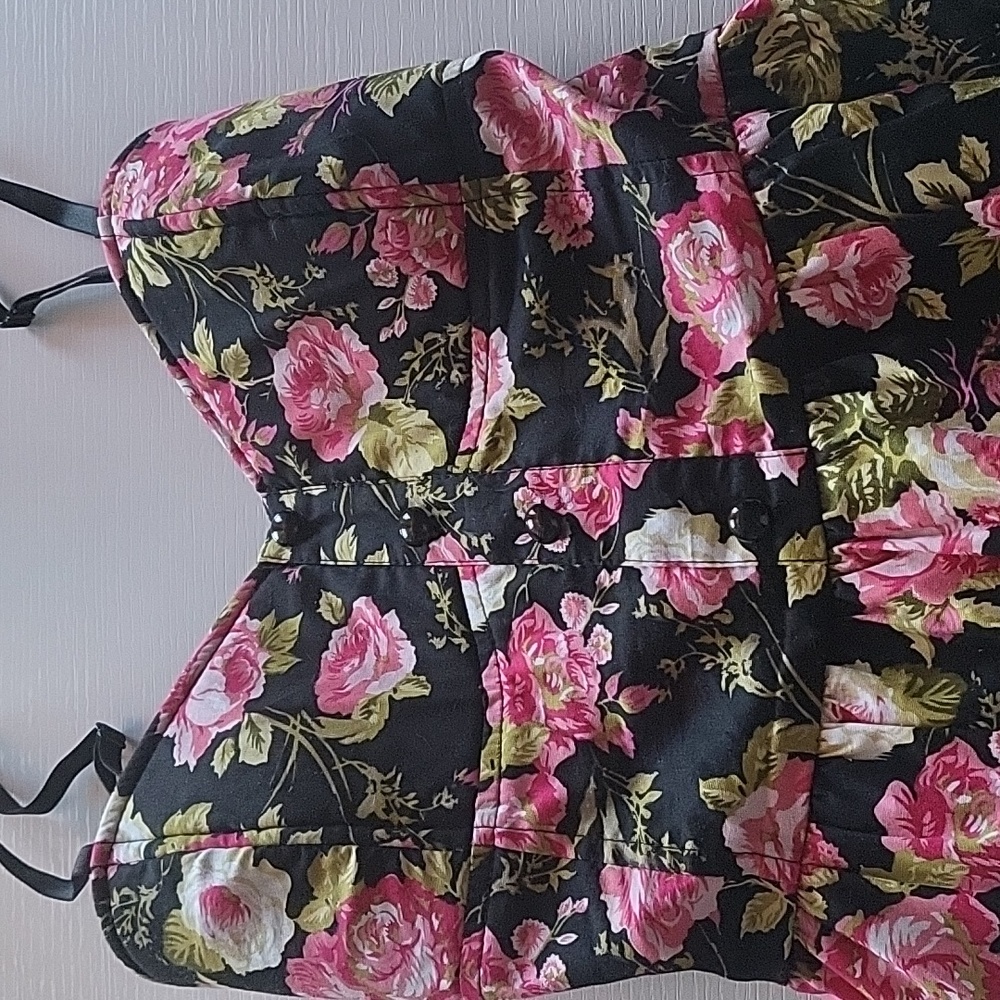 Floral Romper - Picture 3 of 7